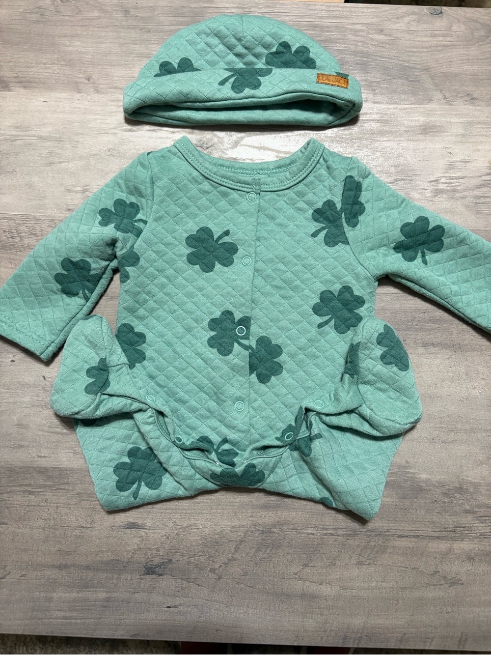 Baby Quilted Clover-Print Long Sleeve Romper & Hat Set - Mint Green